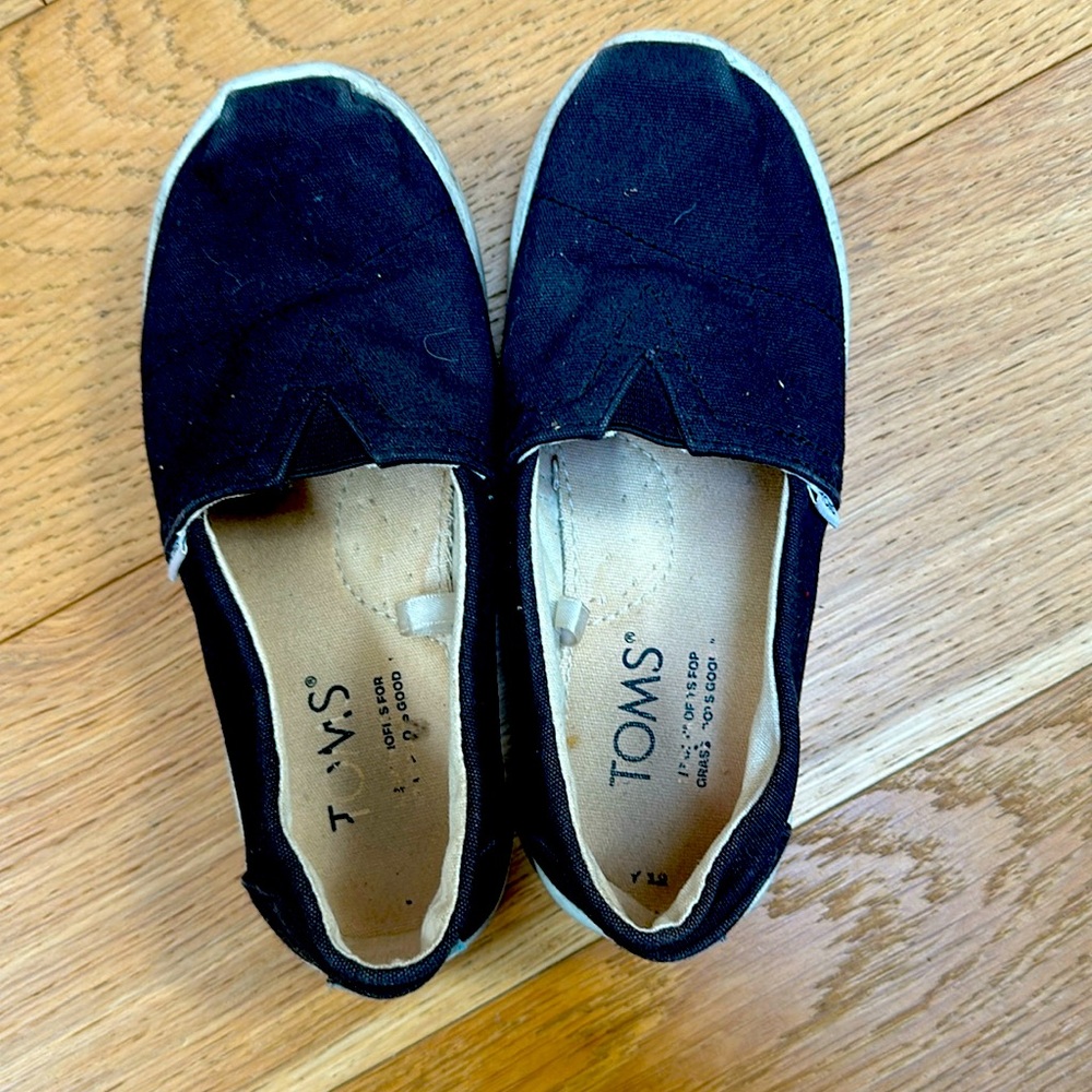 Kids Toms shoes